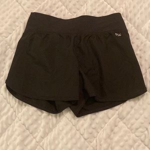 DSG girls size L/14 athletic shorts. Never worn, perfect condition.
